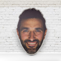 Tête géante imprimée